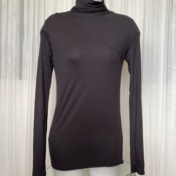 AG Adriano Goldschmied base layer turtleneck, diagonal seem across front Small - Picture 2 of 9